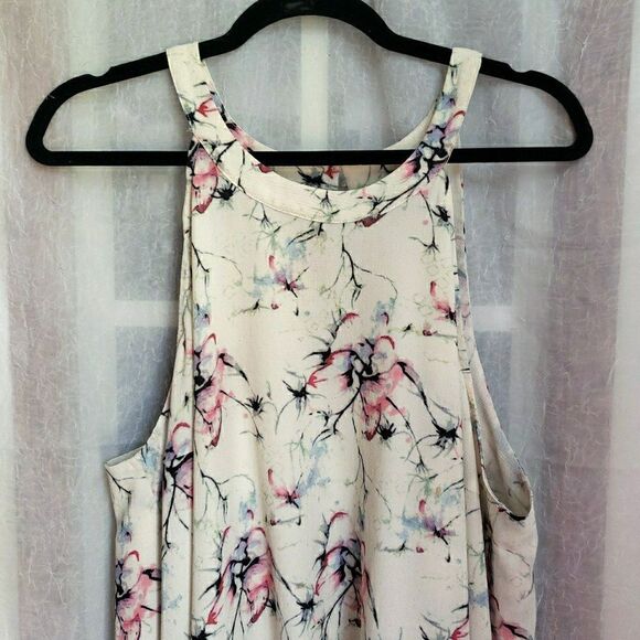 Torrid Women's Top Size 2 US 2XL Floral Keyhole Back Sleeveless Feminine - Picture 2 of 10